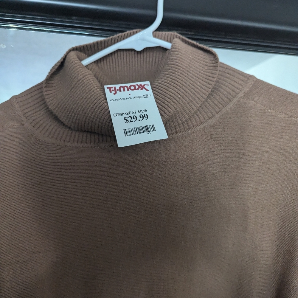 Sweater - Picture 4 of 4